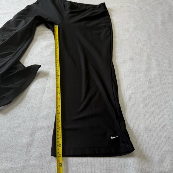 NIKE DRI FIT WOMENS PULL ON ATHLETIC YOGA CAPRIS PANTS SIZE M - Picture 7 of 8